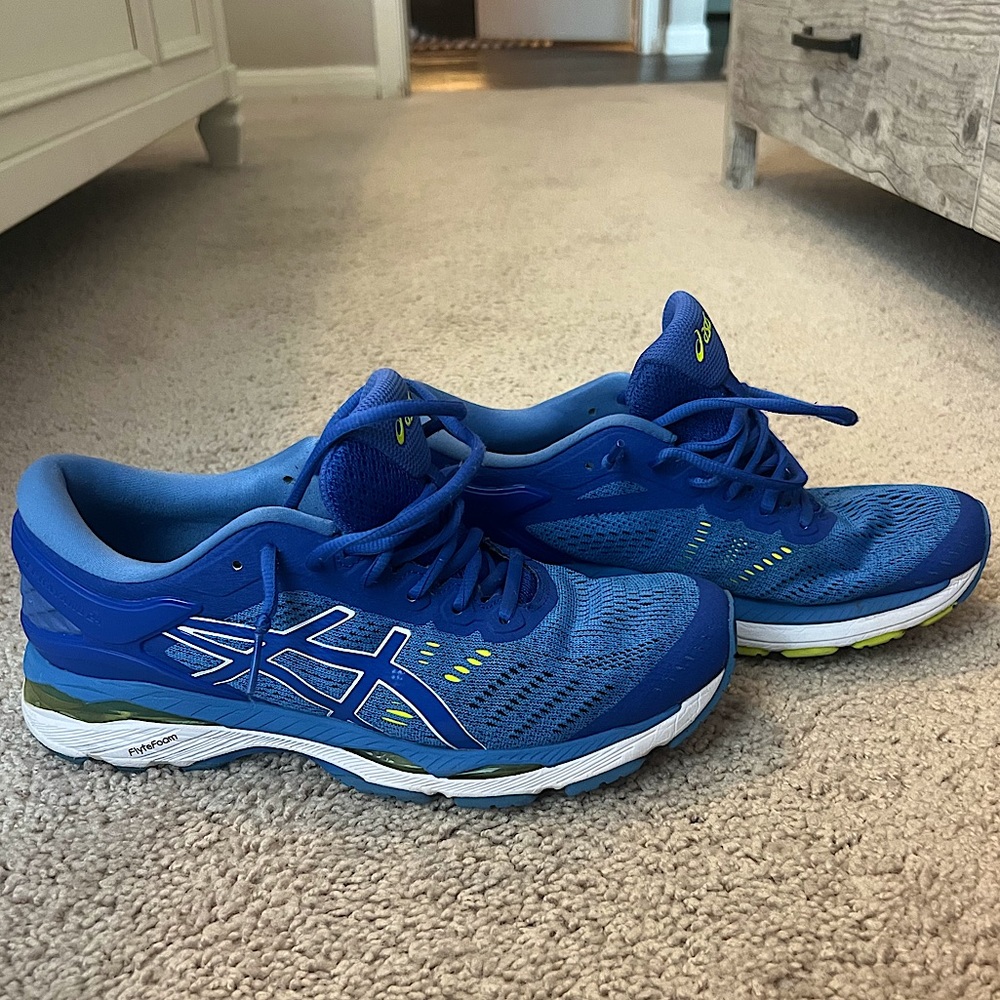 Women’s ASICS tennis shoes